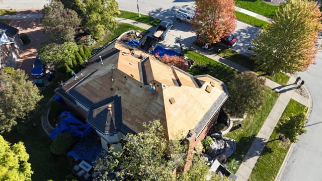 Roofing service 2